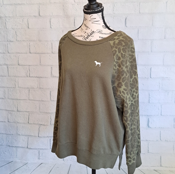 PINK Victoria's Secret Tops - NICE. PINK sweatshirt